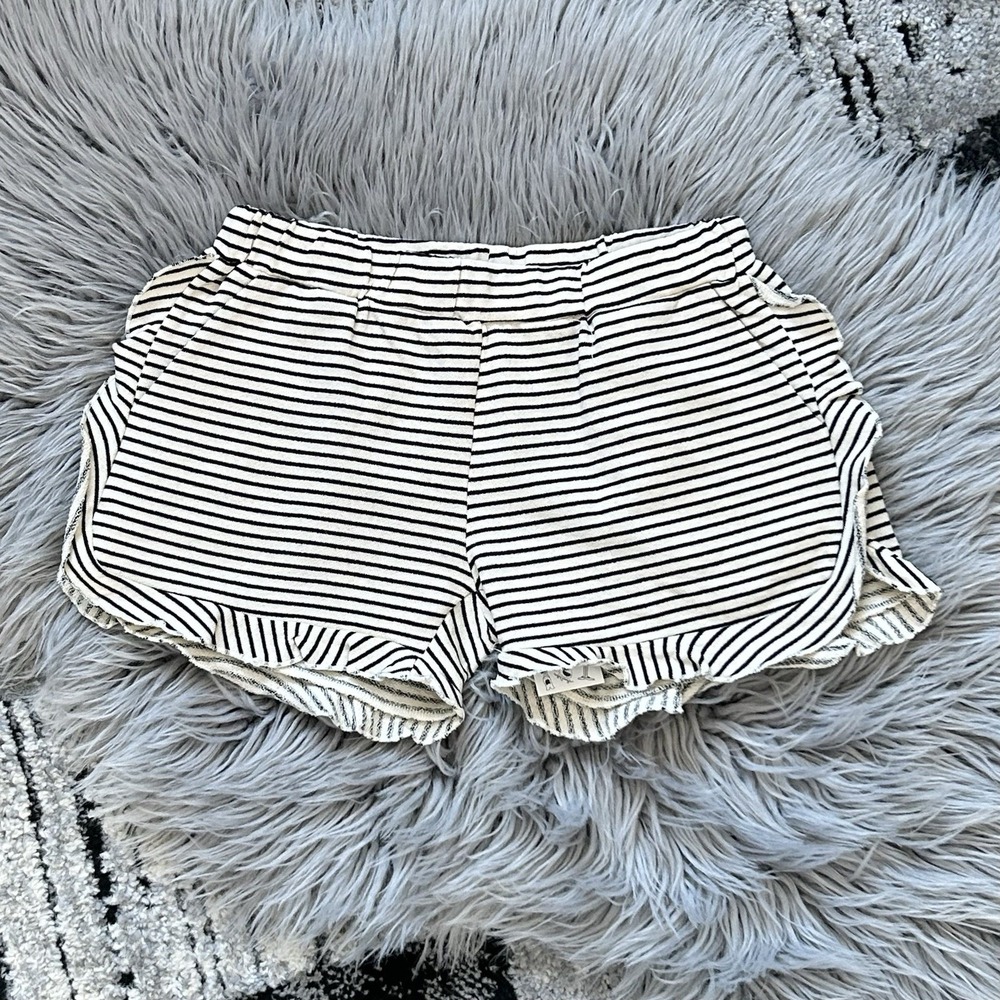 Siaomimi‎ Girls Ruffle Black Striped Shorts Size 12Y ($55)